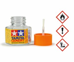 Tamiya cement 20ml (Pegamento con pincel) (87012)