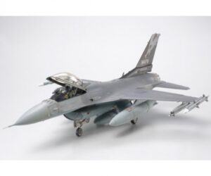 Tamiya: 1:48 – Lockheed Martin F-16C Block 25/32 (300061101)
