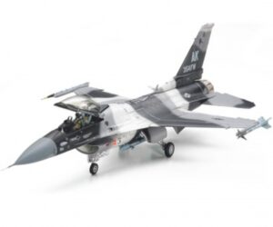 Tamiya: 1:48 Lockheed Martin F-16C/N Aggressor (TAM61106)